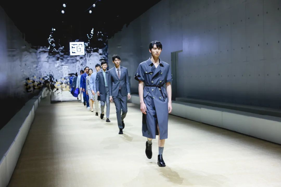  突破與自由，民族服裝定制品牌隆慶祥2023春夏新品發布會&ldquo;自由之境&rdquo;圓滿舉行