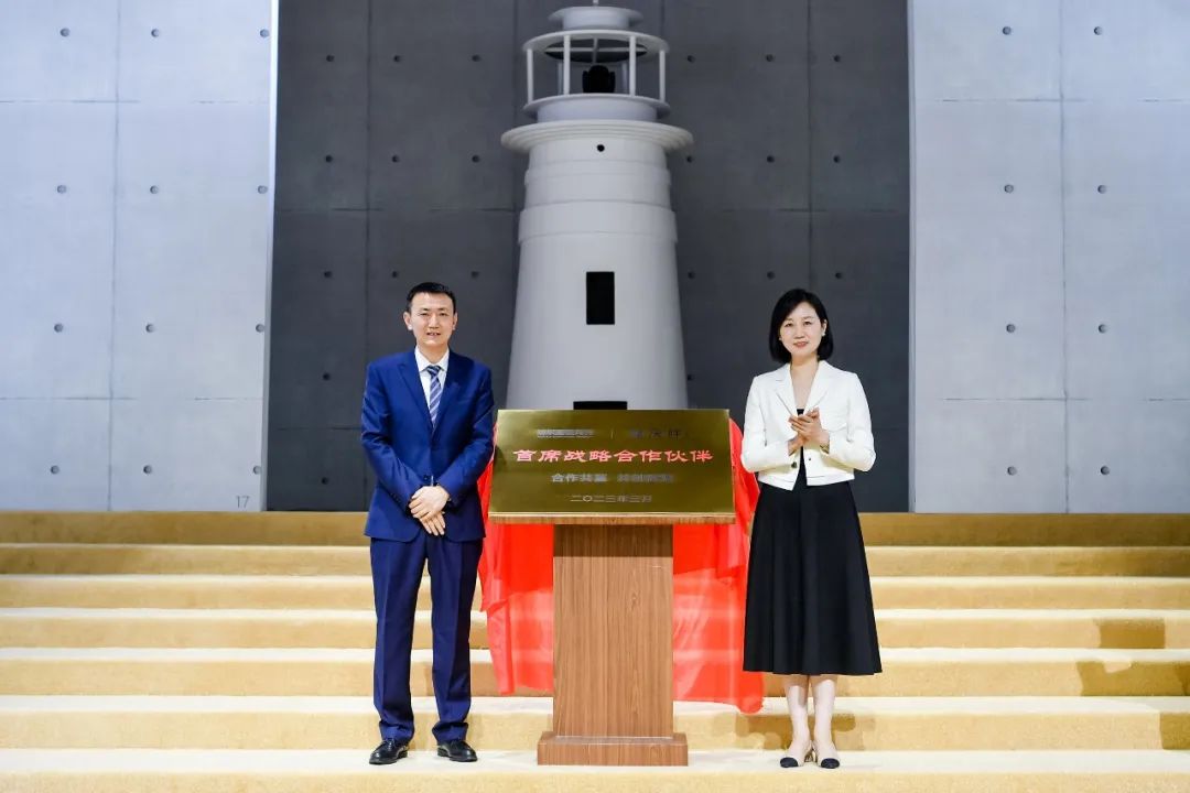  突破與自由，民族服裝定制品牌隆慶祥2023春夏新品發布會&ldquo;自由之境&rdquo;圓滿舉行