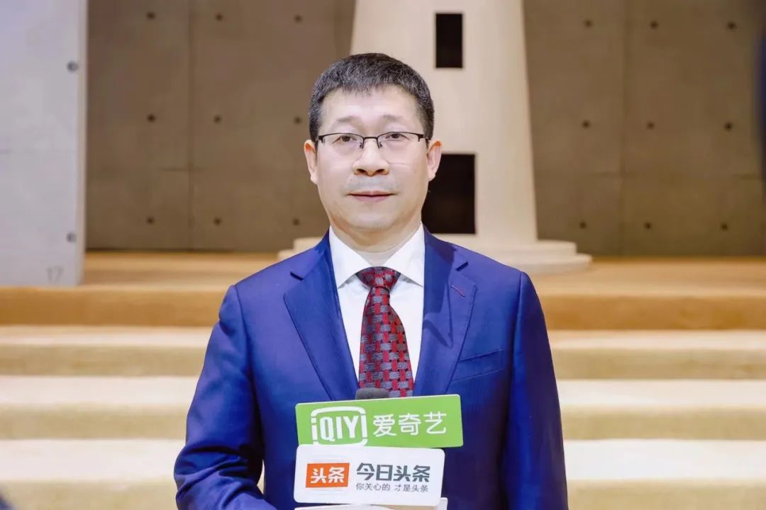  突破與自由，民族服裝定制品牌隆慶祥2023春夏新品發布會&ldquo;自由之境&rdquo;圓滿舉行