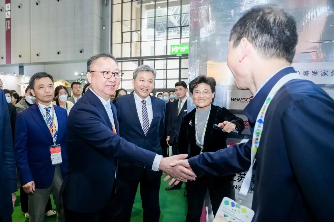 力為華夏添錦繡，織就神州好生活！2023中國紡聯(lián)春季聯(lián)展開幕式暨棉紡消費(fèi)季活動(dòng)啟動(dòng)儀式舉行