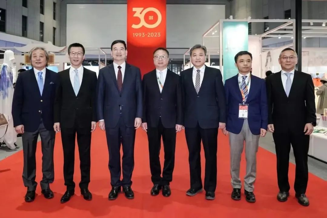 力為華夏添錦繡，織就神州好生活！2023中國紡聯(lián)春季聯(lián)展開幕式暨棉紡消費(fèi)季活動(dòng)啟動(dòng)儀式舉行