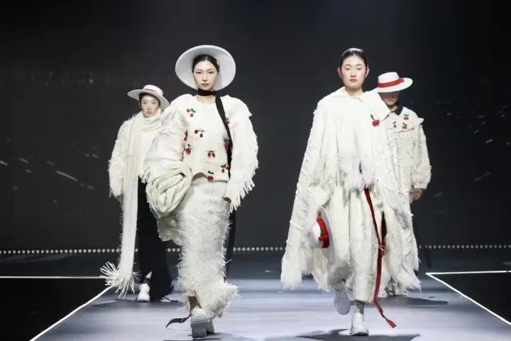 古鎮新時尚！第八屆&ldquo;濮院杯&rdquo;PH Value中國針織設計師大賽決賽暨頒獎典禮今天舉行