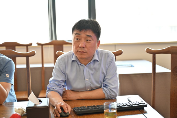 二十位業內大咖齊聚鄭州，共商校服高品質發展大計