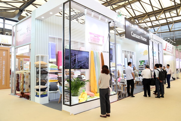 山東292家企業(yè)齊聚31屆華交會，青島家紡展團大放異彩
