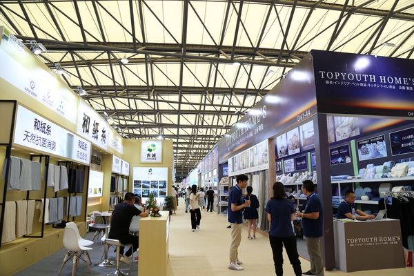 山東292家企業(yè)齊聚31屆華交會，青島家紡展團大放異彩