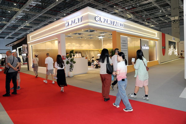7A家具面料亮相2024intertextile秋冬家紡展，引起圍觀