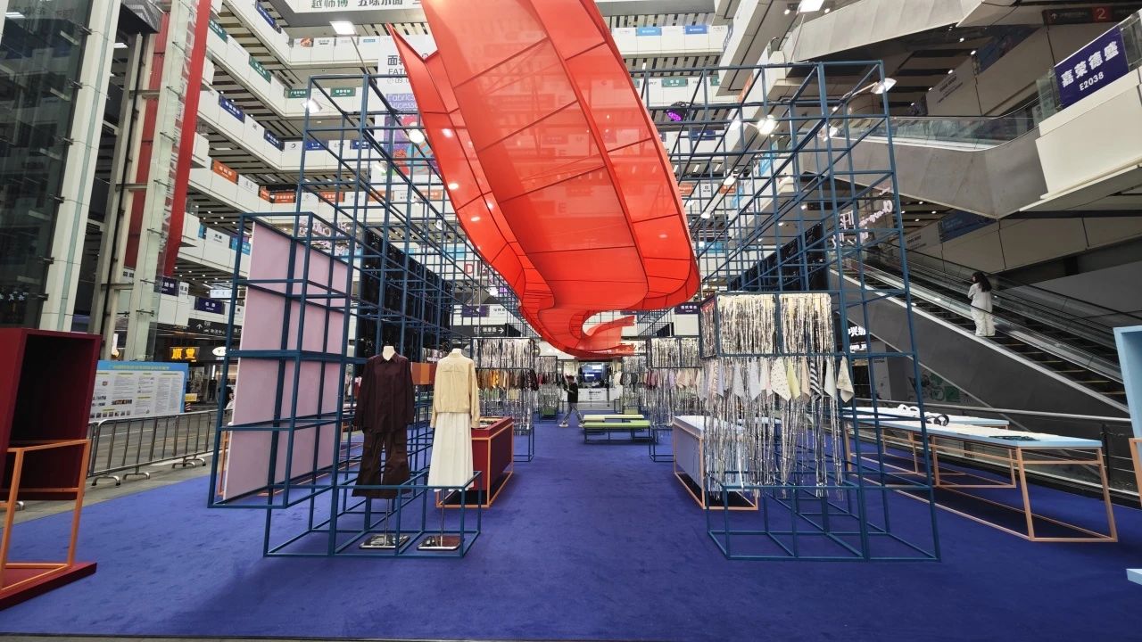 釋放靈感，引領潮流！2025/26秋冬中國紡織面輔料流行趨勢在廣州國際輕紡城精彩發布！