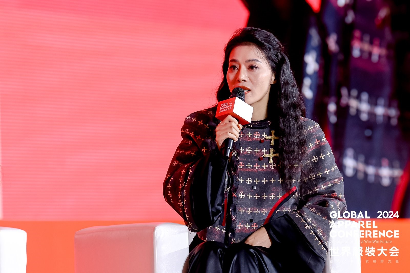 &ldquo;融和&rdquo;20個(gè)國(guó)家和地區(qū)服裝精英，2024世界服裝大會(huì)在東莞虎門(mén)開(kāi)幕