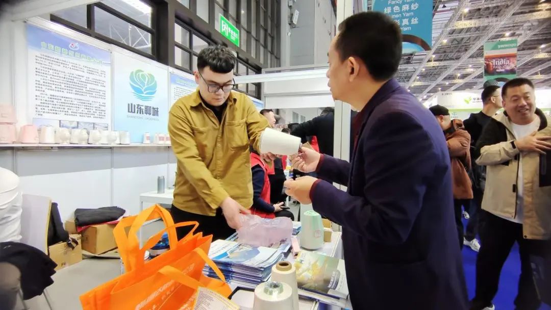 實力&ldquo;圈粉&rdquo;，盡展產業新風貌！山東聊城展團首次亮相2025yarnexpo春夏紗線展