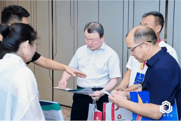  2025中國家紡協(xié)會(huì)床品年會(huì)在沭陽召開，揭開健康家紡消費(fèi)密碼