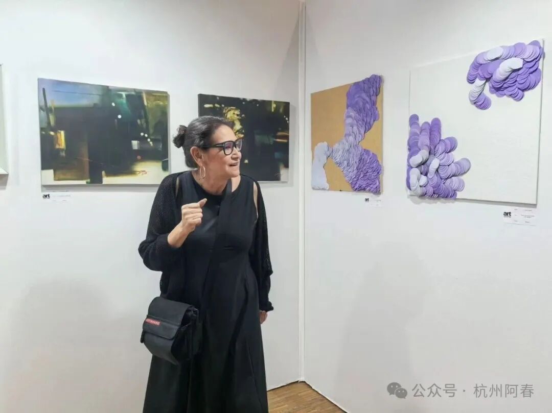 深趴藝術(shù)圈的那點(diǎn)事，為什么當(dāng)代藝術(shù)家傅素琴的龍鱗片會(huì)被法國(guó)盧浮宮收藏？