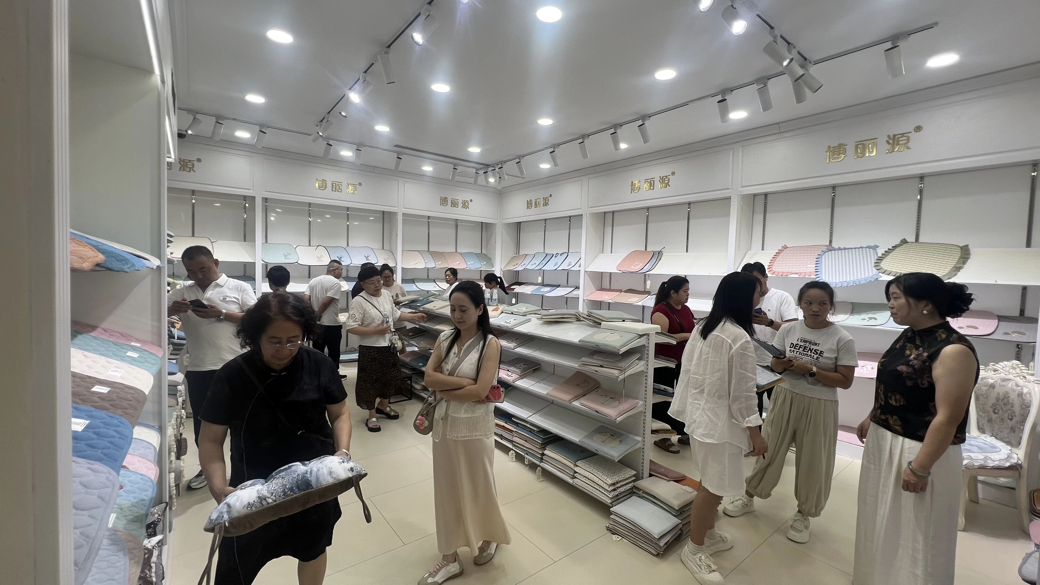 中國&middot;小堡第九屆布藝展覽會開幕